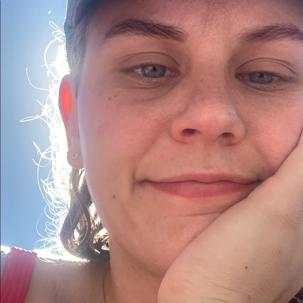 Meet your Posher, Ashley